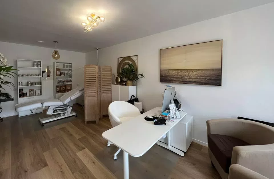 ArreÌter de fumer au laser et perdre du poids Be-Harmony Bricquebec-en-Cotentin Cabinet ArreÌter de fumer au laser et perdre du poids Be-Harmony Bricquebec-en-Cotentin Cabinet